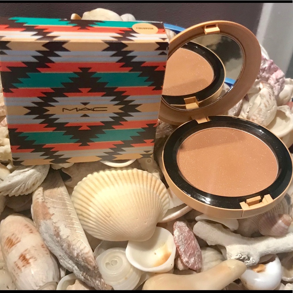 MAC Bronzing Powder - FIREBRUSH